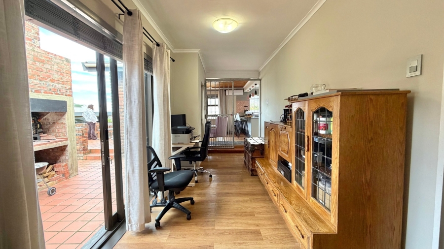 3 Bedroom Property for Sale in Palmiet Western Cape